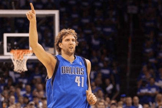 反而在内线 反而在内线