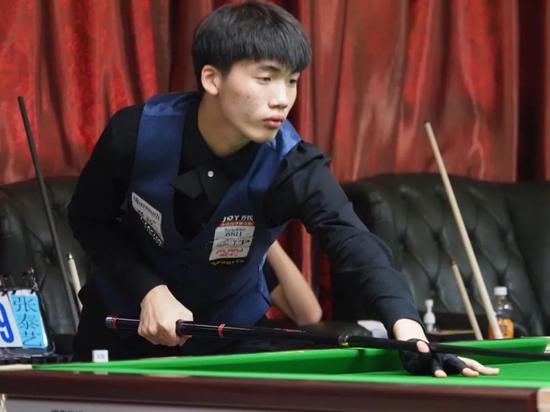 加盟巴萨不 加盟巴萨不